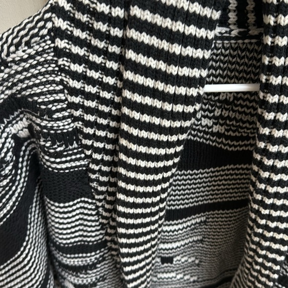 Express sweater size small - Picture 3 of 4